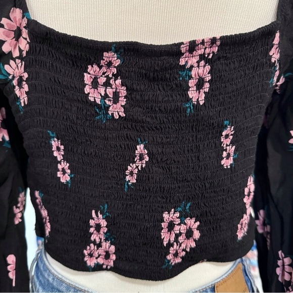 Wild Fable Long Sleeve Floral Peasant Blouse Smocked Crop Top Size Medium - Picture 5 of 7